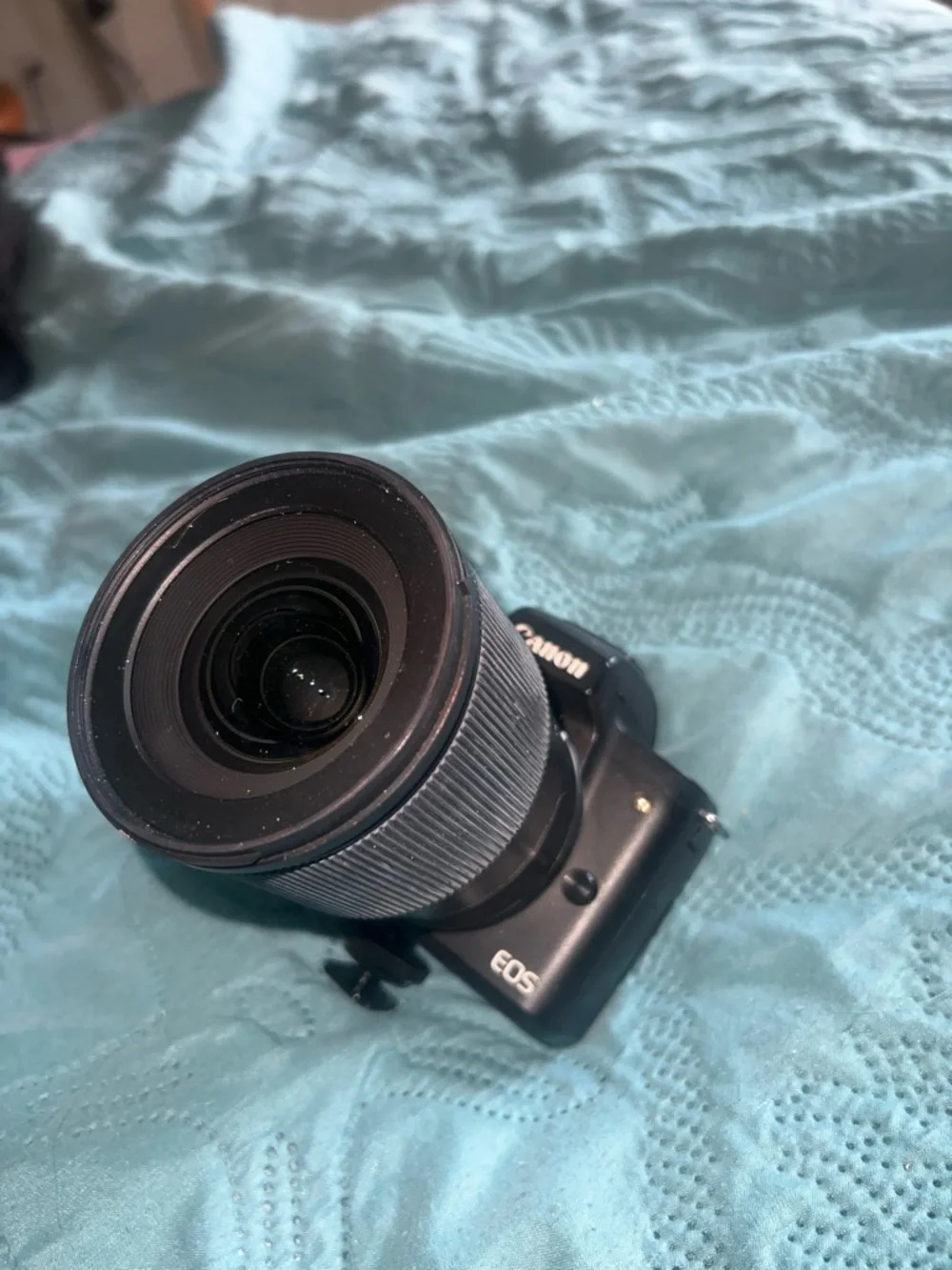 Sigma Beauty 16mm f/1.4 Wide-Angle Lens - Black